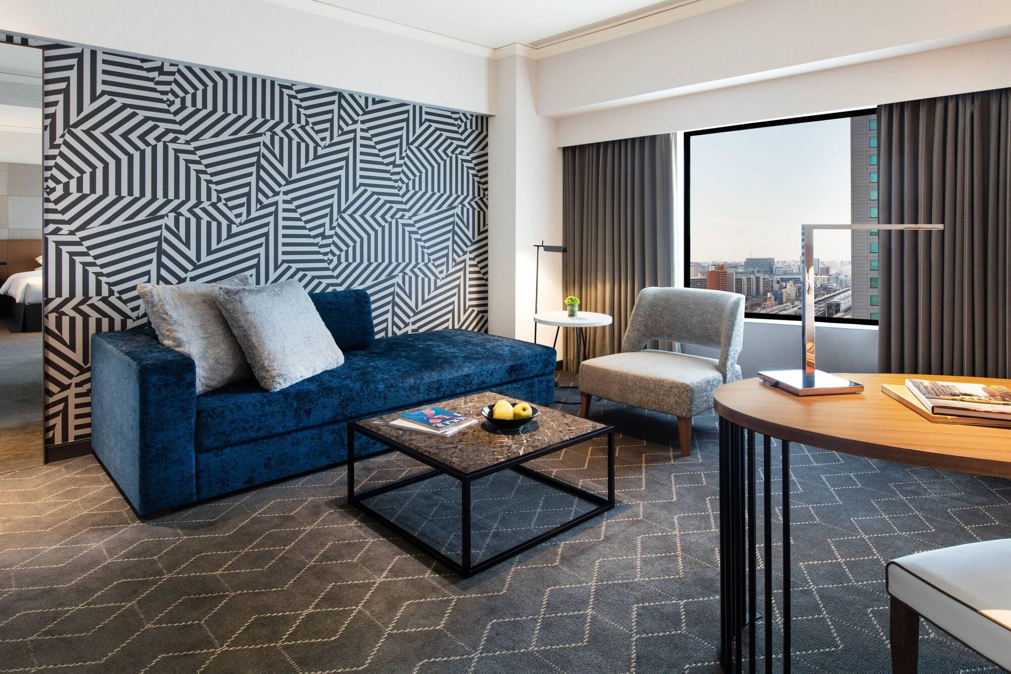 Courtyard By Marriott Shin-Osaka Station Hotel Exterior foto A suite at the hotel