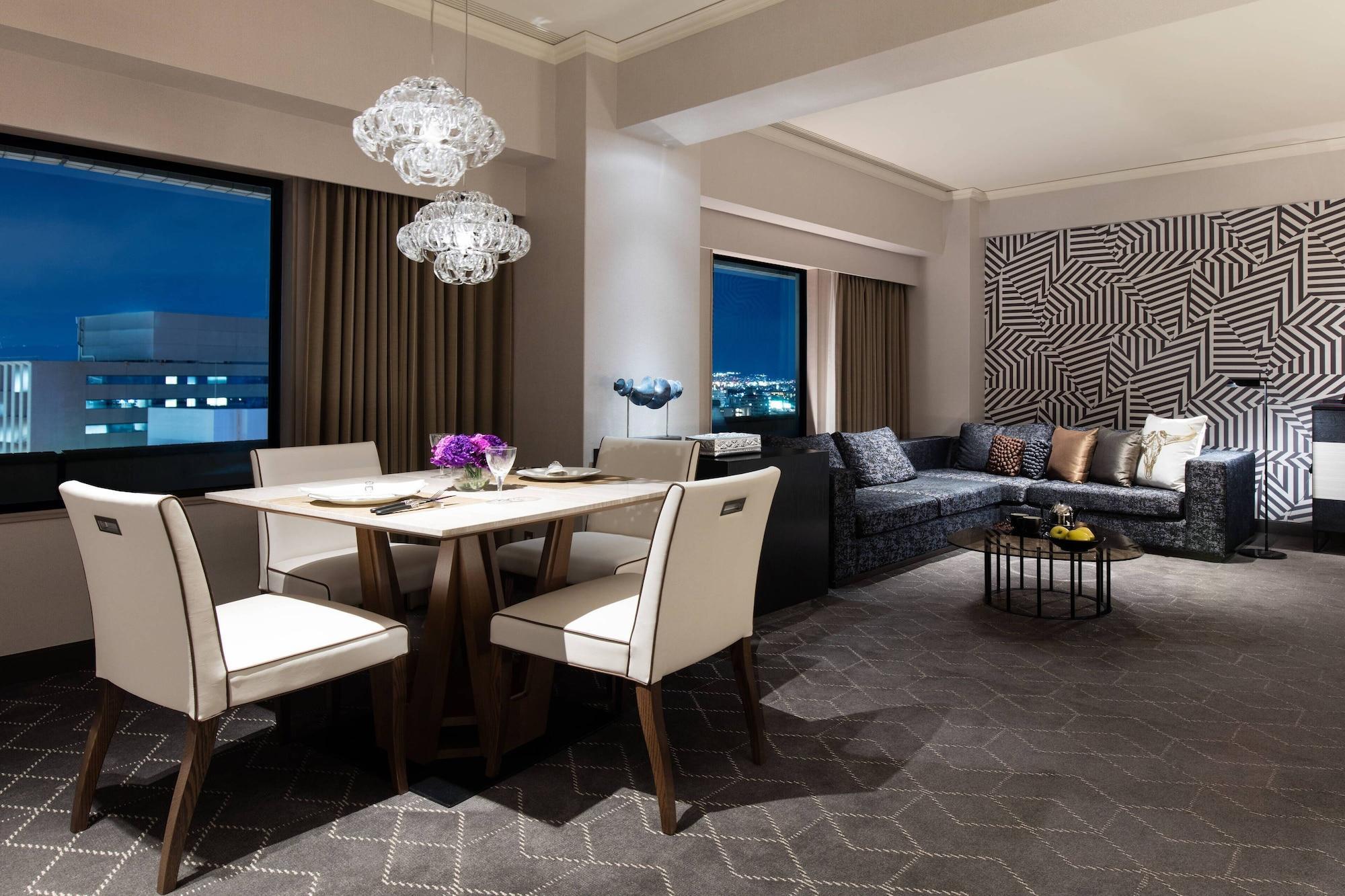 Courtyard By Marriott Shin-Osaka Station Hotel Exterior foto A suite at the hotel