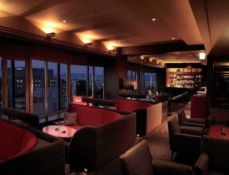 Courtyard By Marriott Shin-Osaka Station Hotel Restaurante foto The bar at the 36th floor